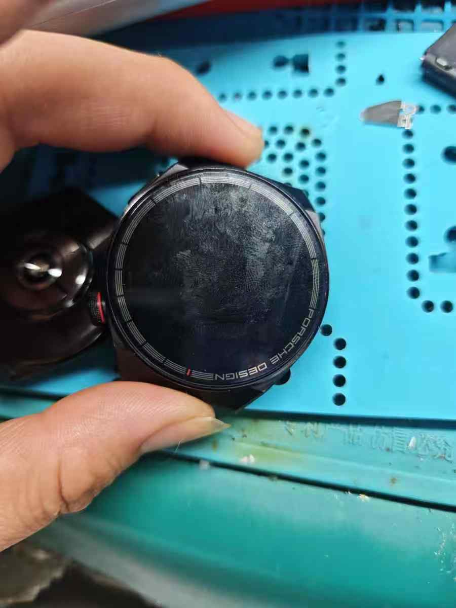 华为WATCH GT 3保时捷款进水屏幕不亮拆解维修