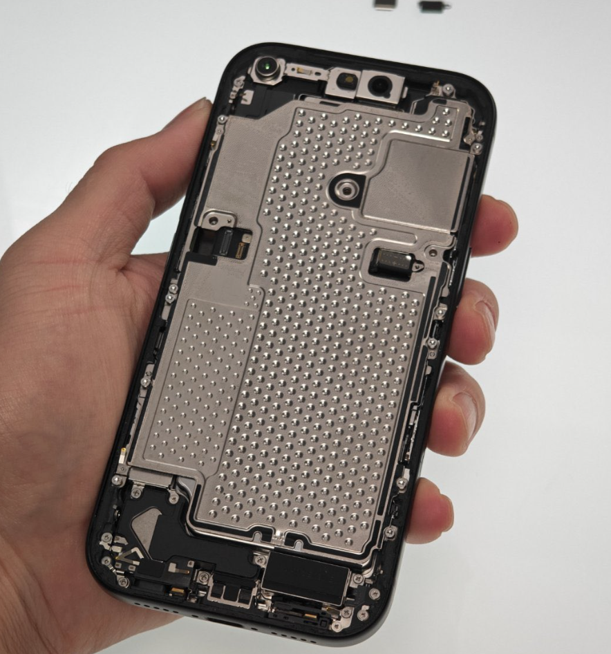 iPhone18Pro的这个散热板