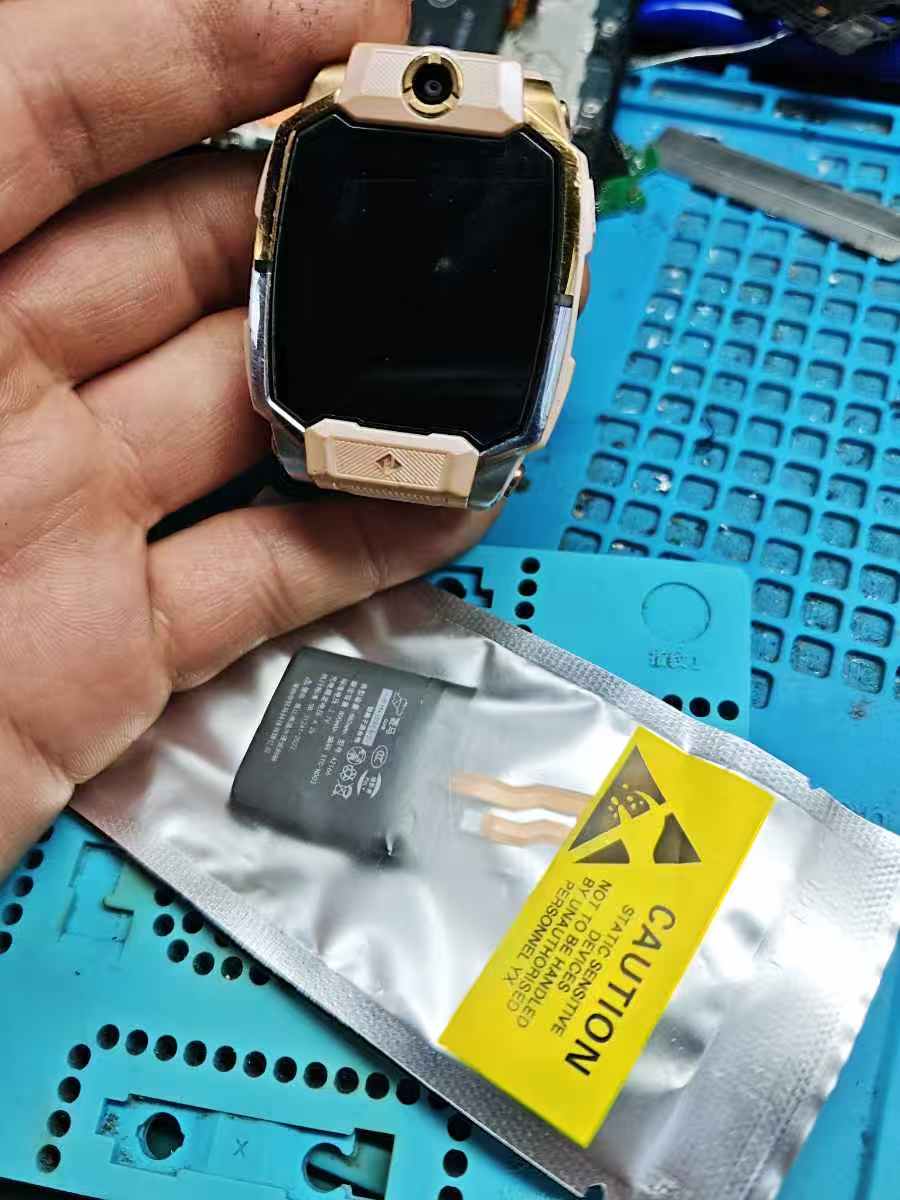 小天才Z10智能手表不开机拆解维修