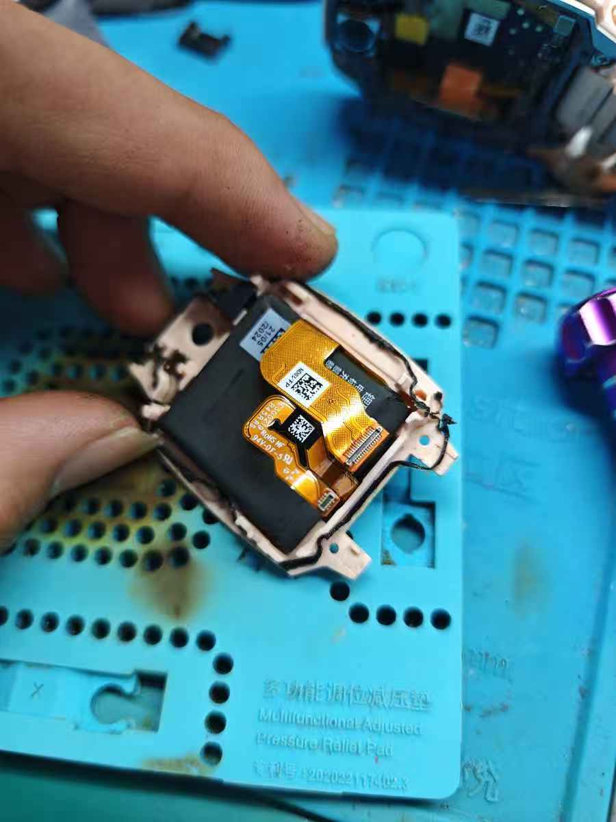 小天才Z10智能手表不开机拆解维修